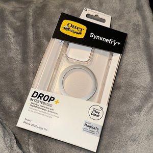 Otter box iPhone 14 PRO case! This case has MagSafe charging !